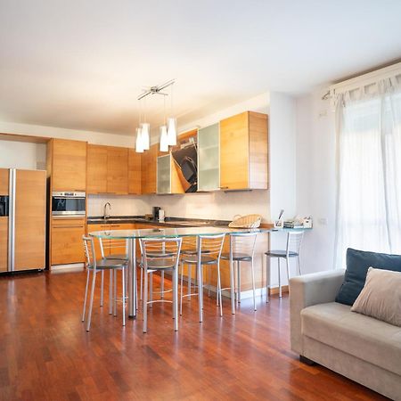 Large Well-Equipped Appartement Near Como Lake Lecco Bagian luar foto