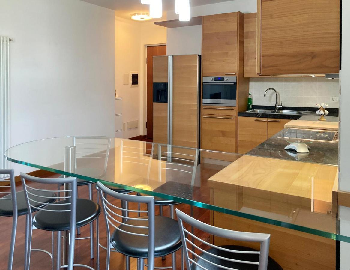 Large Well-Equipped Appartement Near Como Lake Lecco Bagian luar foto