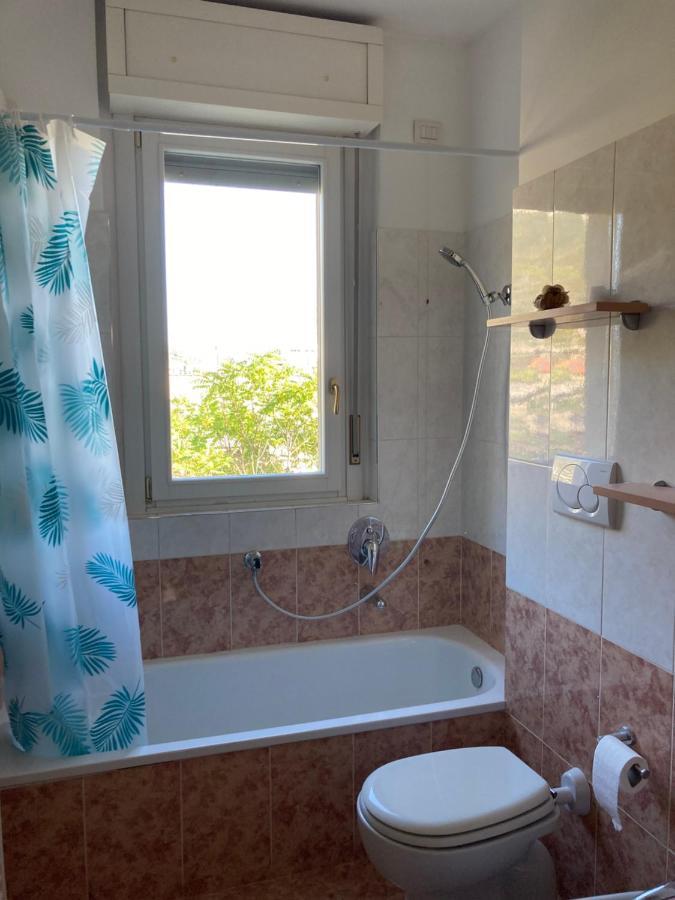 Large Well-Equipped Appartement Near Como Lake Lecco Bagian luar foto