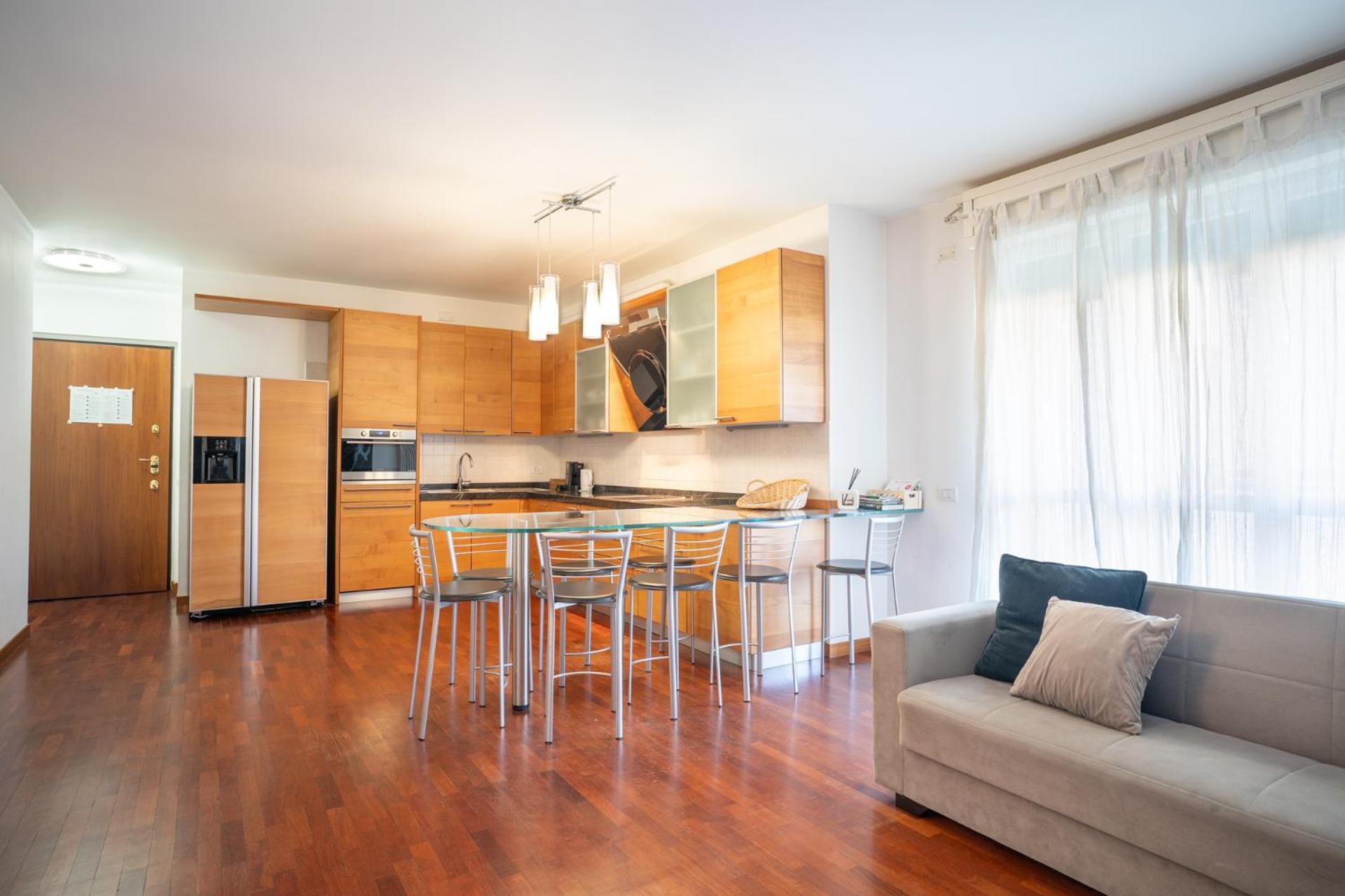 Large Well-Equipped Appartement Near Como Lake Lecco Bagian luar foto