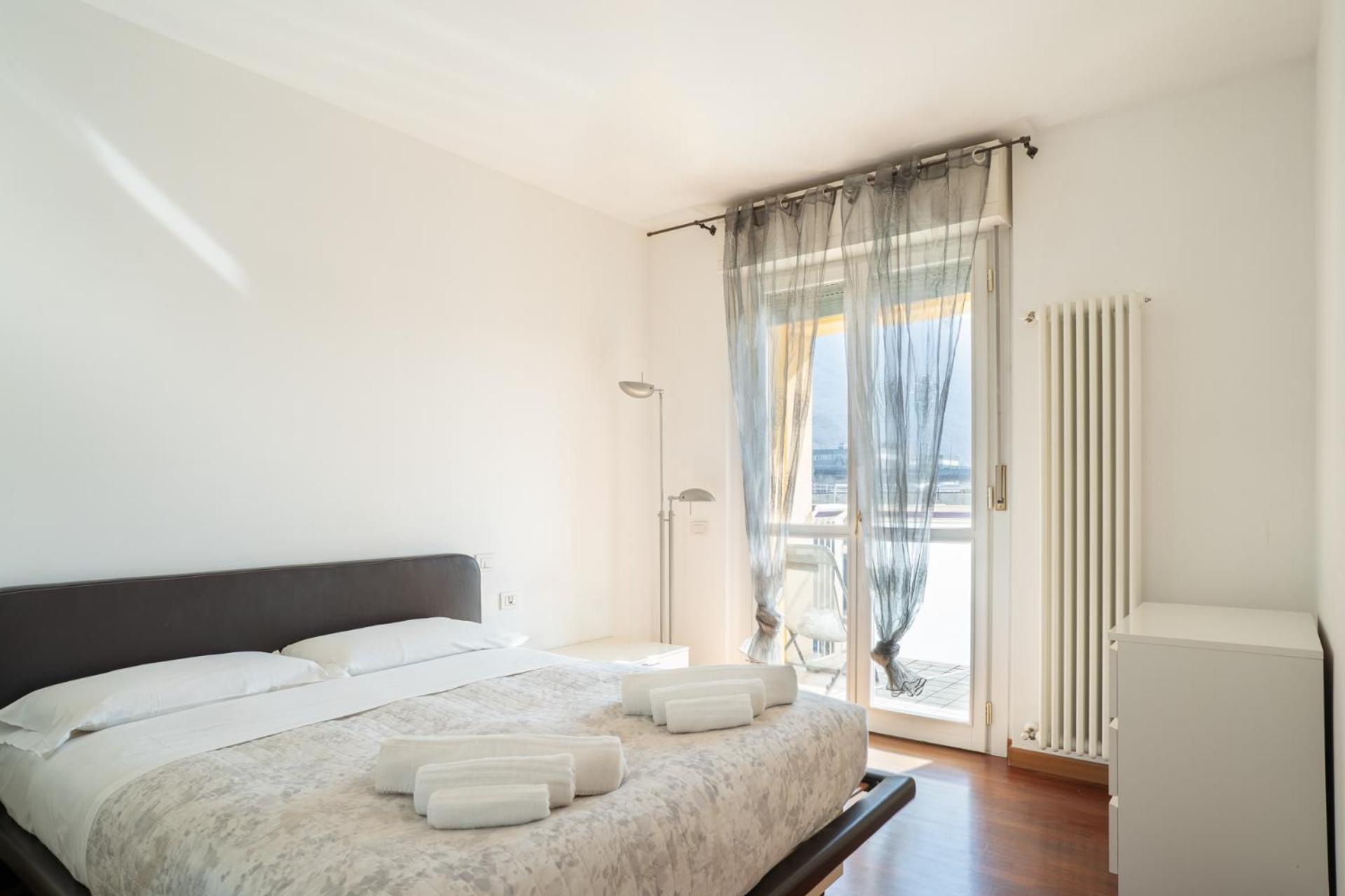 Large Well-Equipped Appartement Near Como Lake Lecco Bagian luar foto